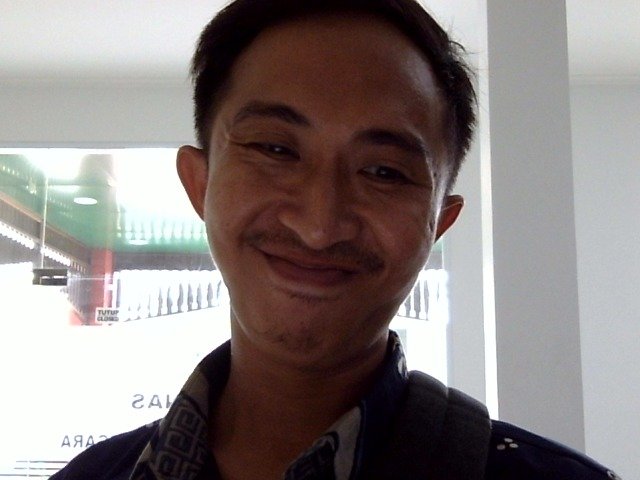 085796833012-2604290110.jpg